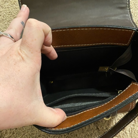 Small vegan leather backpack/crossbody - Picture 4 of 4